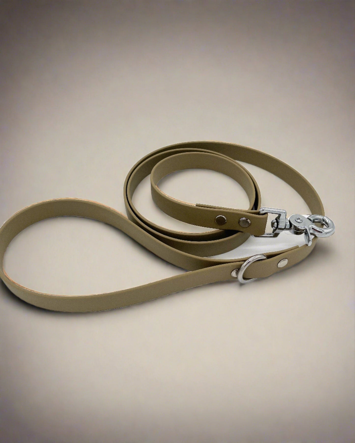 Taupe Classic Lead
